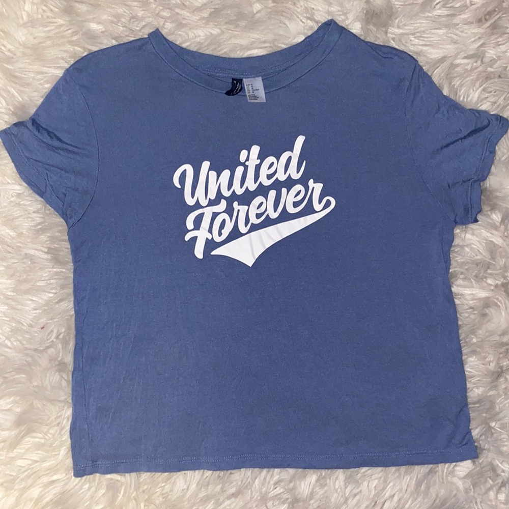 H&M blue cropped short sleeve shirt
